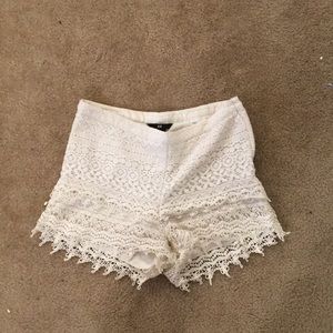 H&M lace high rise shorts